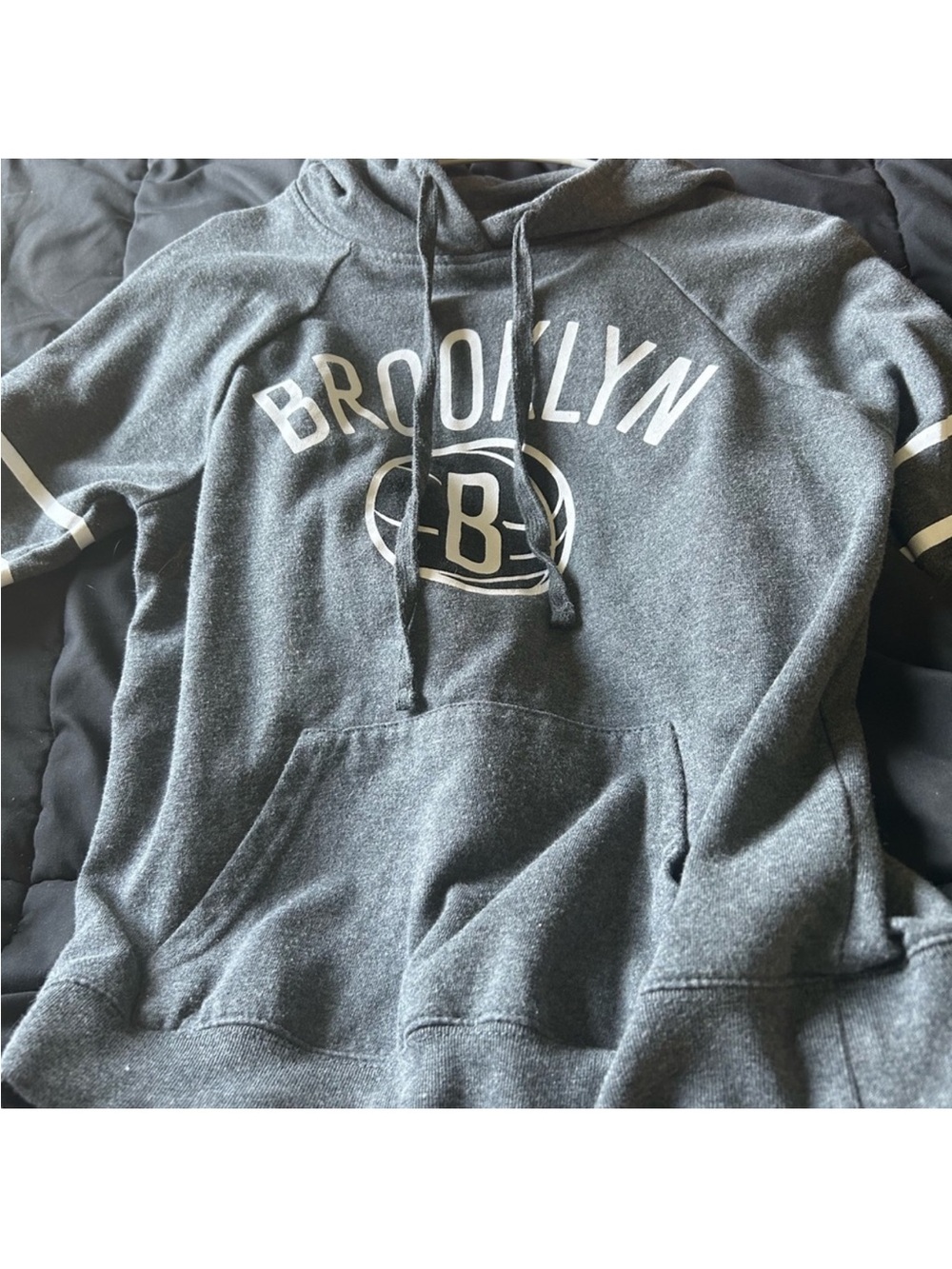 Brooklyn Nets Graphic Hooded Sweatshirt - Gray
